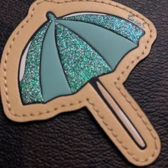 NWT Coach RARE adorable umbrella wristlet!! PRICE FIRM - Picture 4 of 6